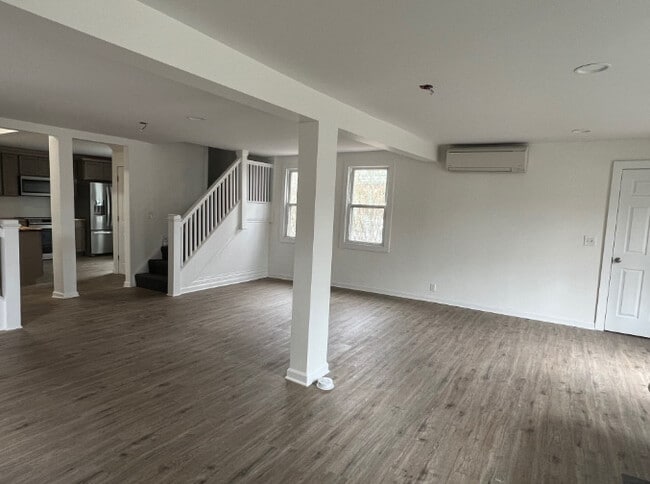 Building Photo - Renovated 4 Bedroom Entire House for Rent