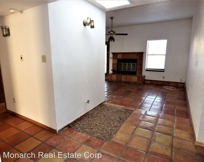 Building Photo - 3 br, 2 bath House - 733 Stagecoach Dr