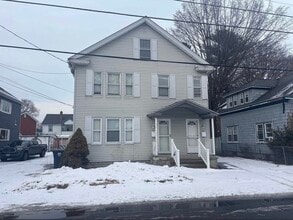 Building Photo - 84 Bowers St