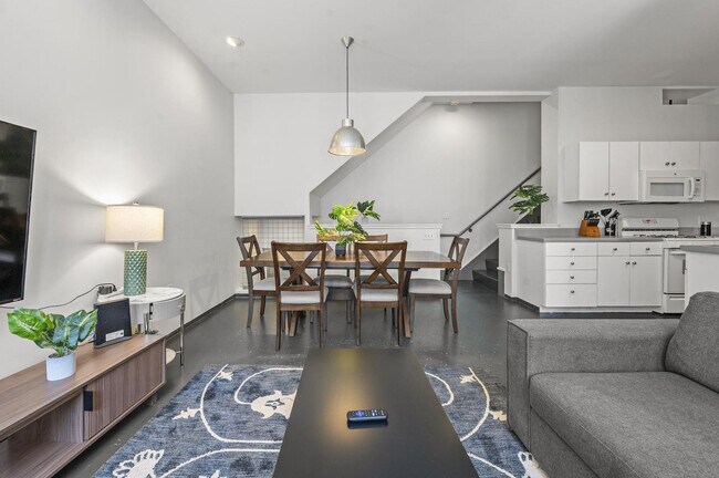 Building Photo - 160 E Berkeley St