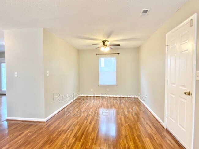 Foto del edificio - 200 S Hunt Club Run