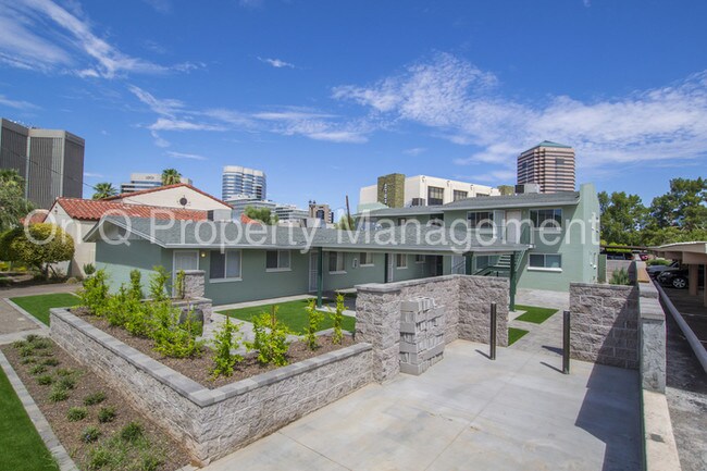 Building Photo - 208 E Virginia Ave