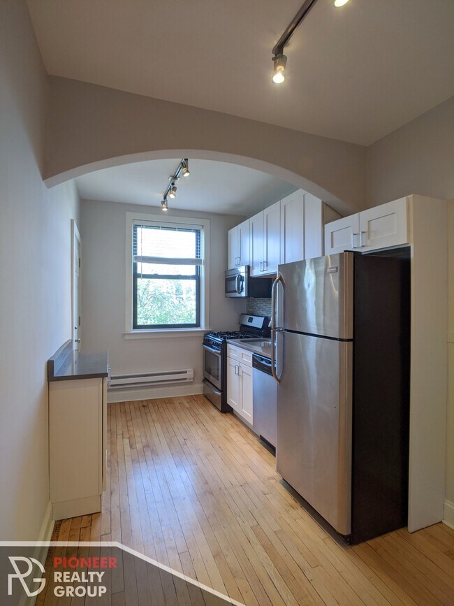 Foto del edificio - 2329 N Rockwell St