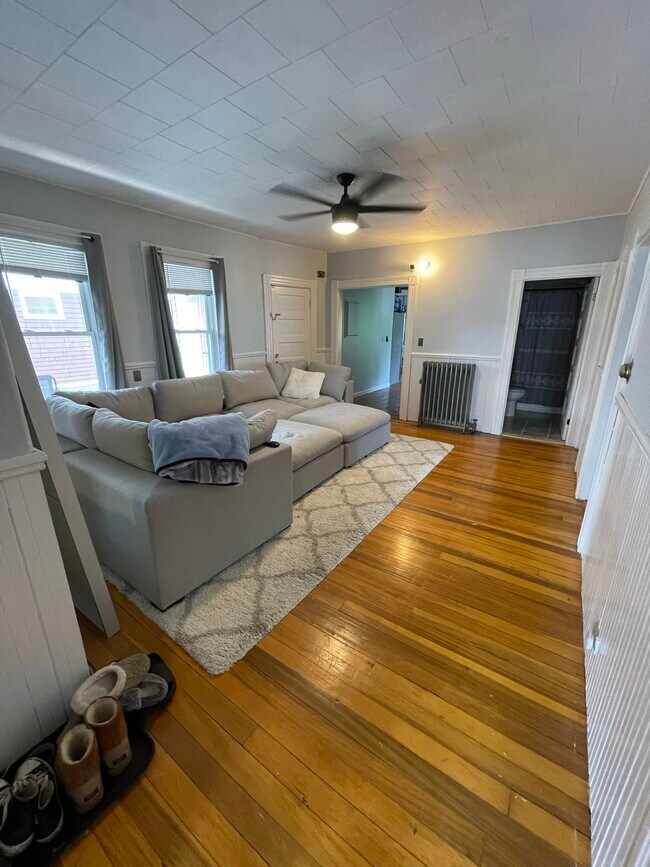 Building Photo - 56 Blucher St