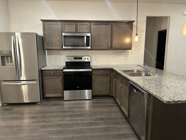 Foto del edificio - 2222 Nightgrove Cir