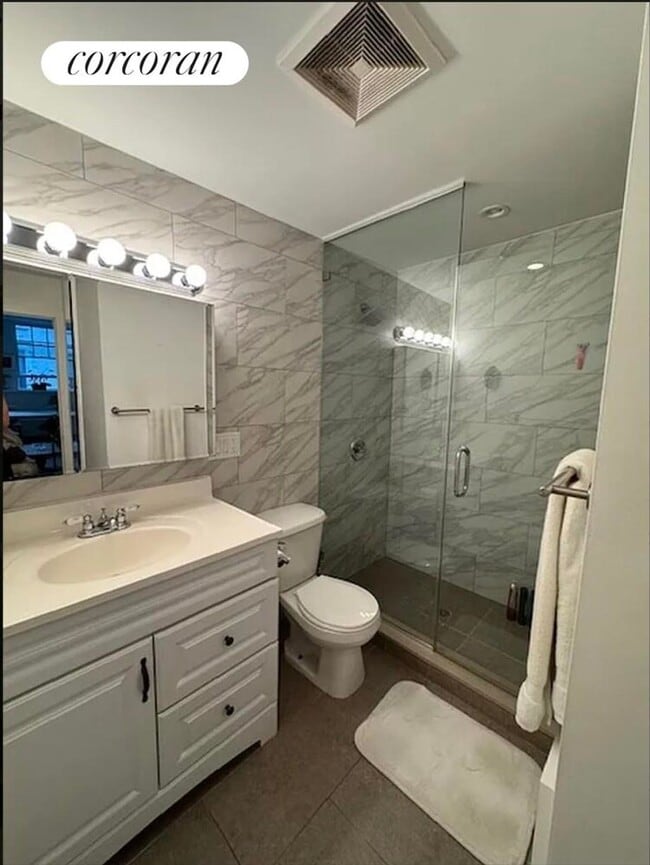 Foto del edificio - 123 E 18th St