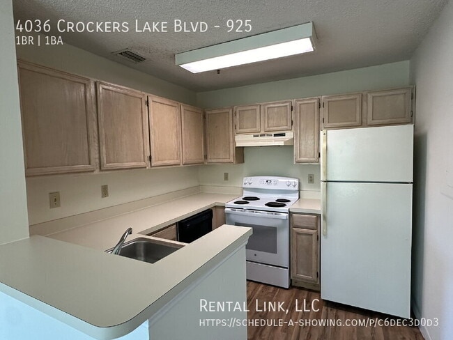Foto del edificio - 4036 Crockers Lake Blvd