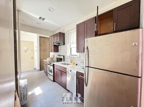 Building Photo - 471 7th Ave