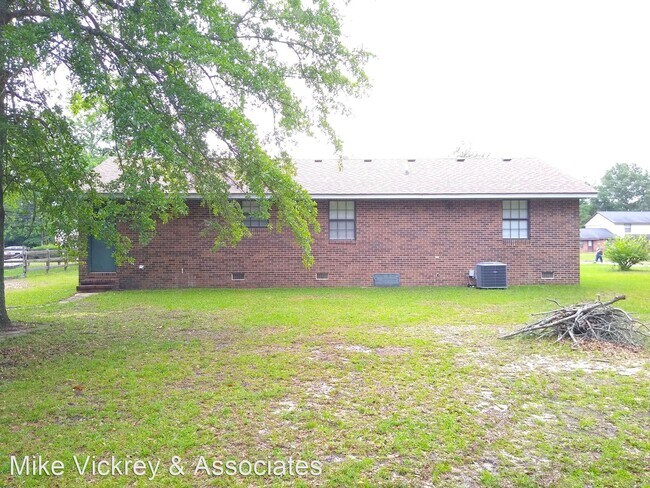 Building Photo - 3 br, 1.5 bath House - 125 Peachtree Street