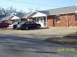 Primary Photo - 413 Dearborn St