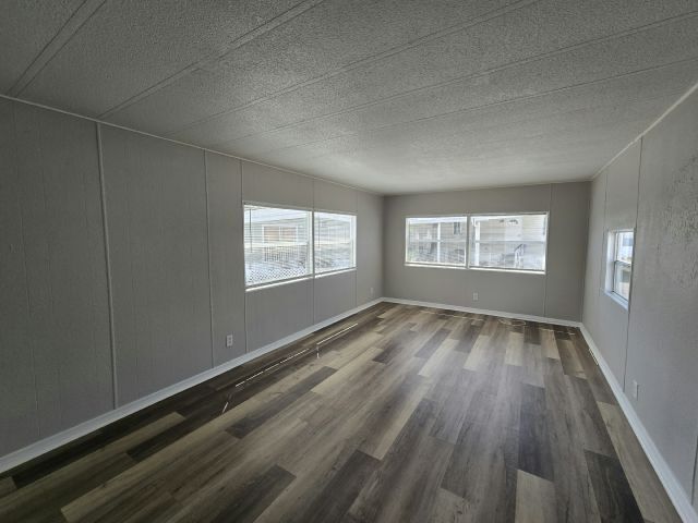 Foto del edificio - 4943 E Hillsborough Ave