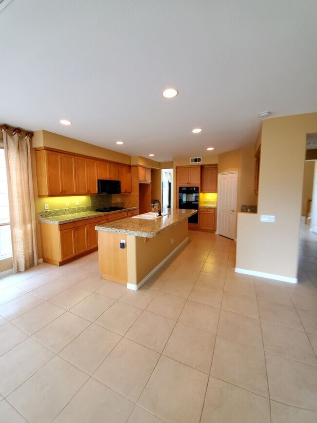 Foto del edificio - GORGEOUS Executive Home. OFFICE /LOFT/ GRE...