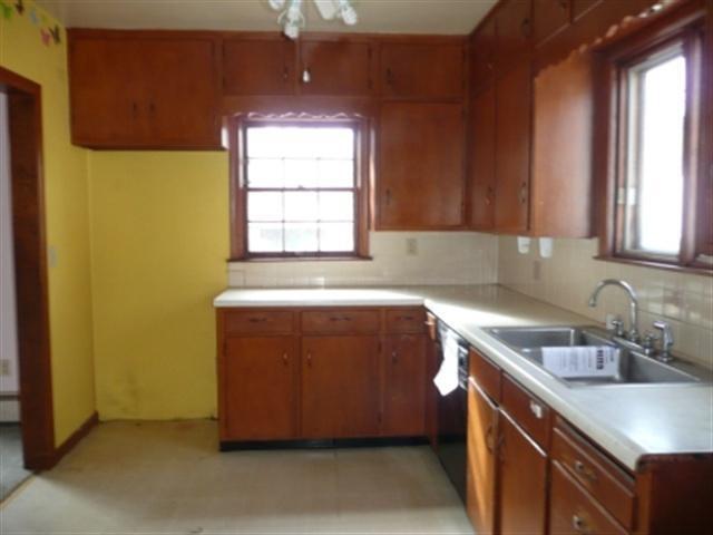 Building Photo - 1602 N Sherman Ave