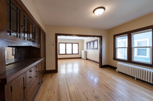 Foto del edificio - 726 E 38th St