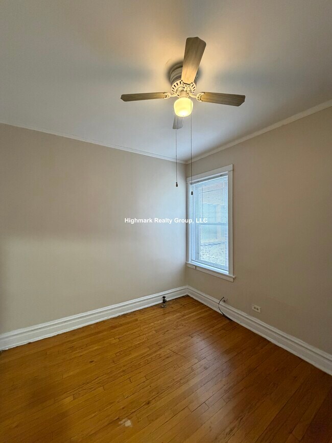 Foto del edificio - 7513 N Greenview Ave