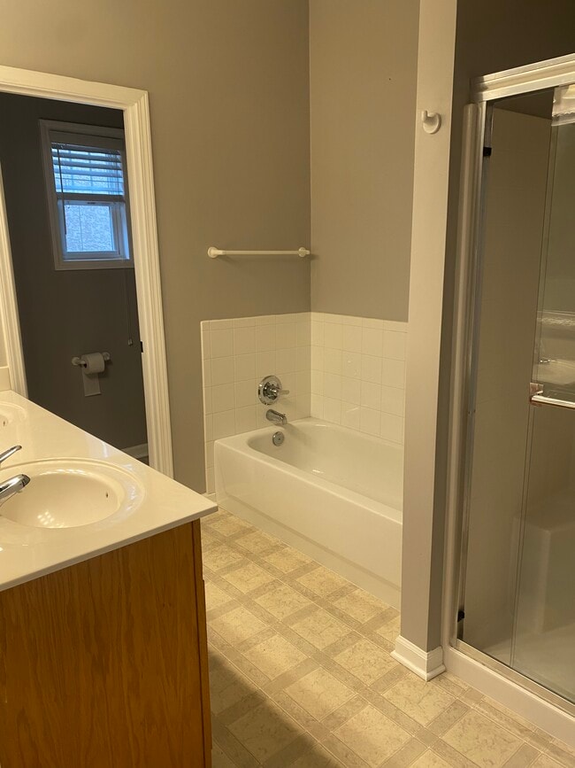 Building Photo - 246 N Ferrel St