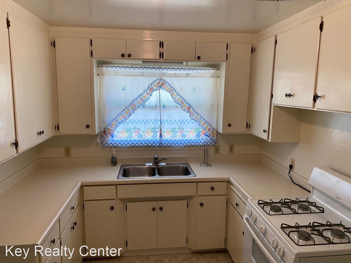 Foto principal - 2 br, 1 bath House - 9250 Kiefer Blvd