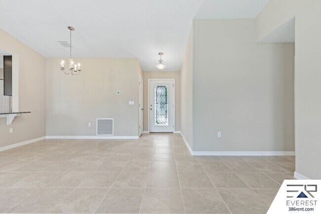 Foto del edificio - FULLY FENCED 3/2/2 IN DESIRABLE QUAIL HOLLOW