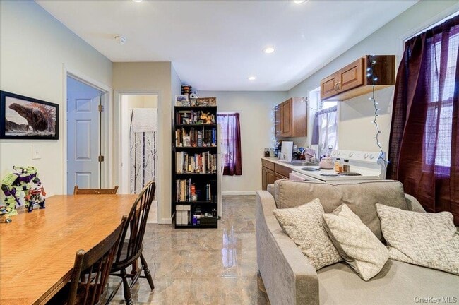 Building Photo - 90 Sullivan St