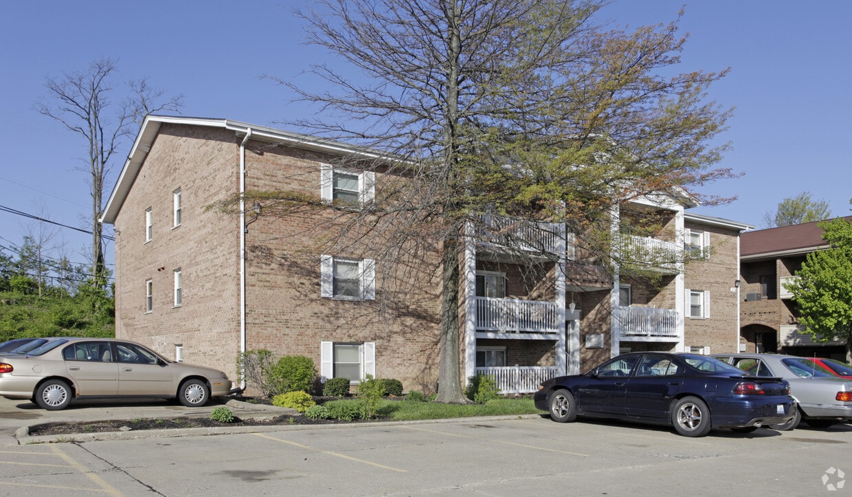 International Village Apartments Crescent Springs, KY