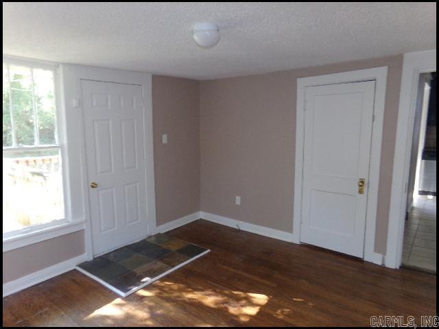 Foto del edificio - 324 N Cedar St