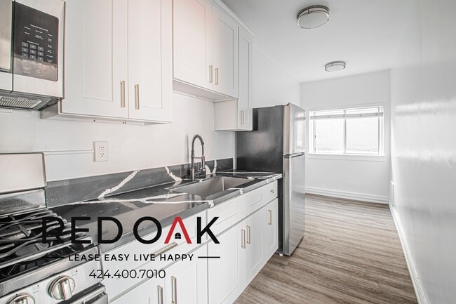 Building Photo - 687 Shatto Pl