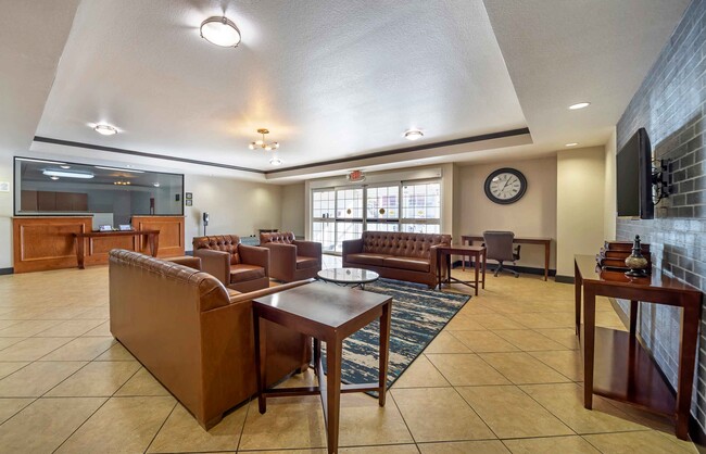 Lobby and Guest Check-in - Furnished Studio - Lawton