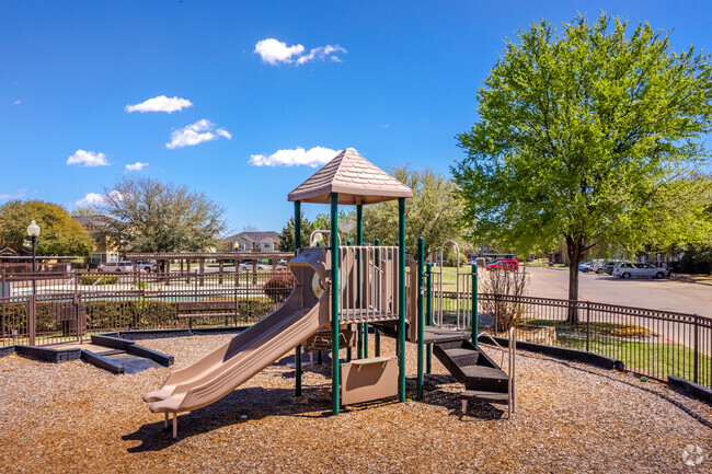 Outdoor Playground - Rosemont at Meadow Lane