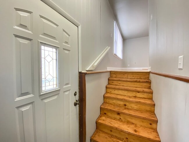 Building Photo - 3 Bed 1.5 Bath Home In Gary