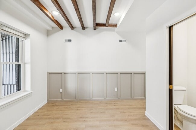 Sala de estar - 1342 S Stanley St