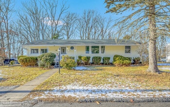 Building Photo - 301 Seymour Ave