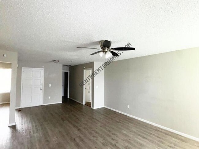 Photo - 2228 South Whitbourne Pl. Oklahoma City OK 73170 House