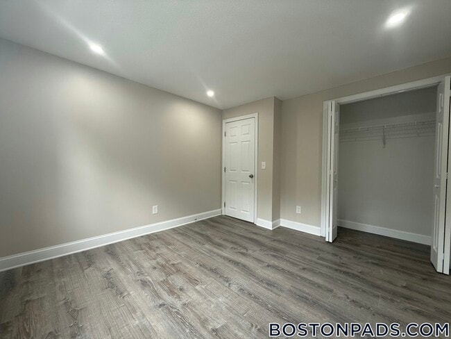 Building Photo - 27 Kenmar Dr