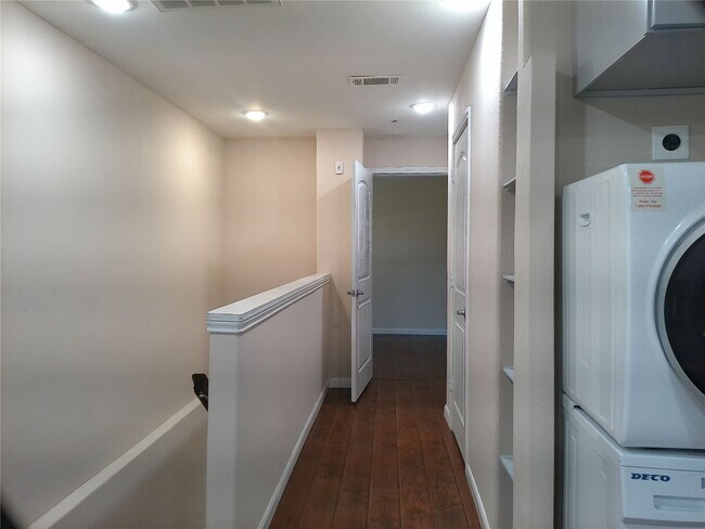 Foto del edificio - 22262 Adams St