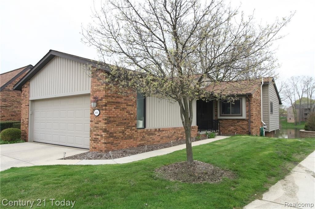 4640 Laurel Club Cir, West Bloomfield Township, MI 48323 Condo for