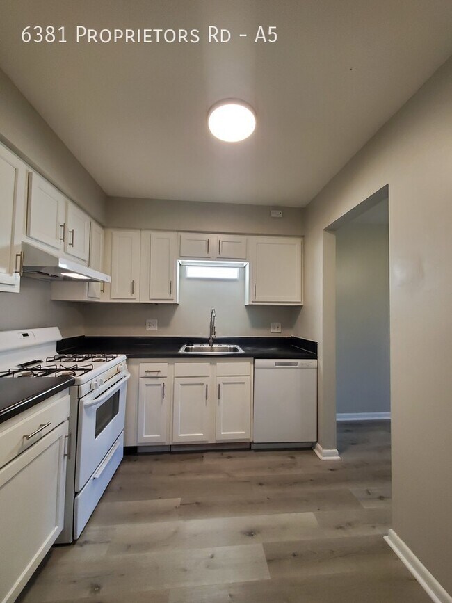 Building Photo - 3 Bedroom 2 Bath Apartment in Worthington