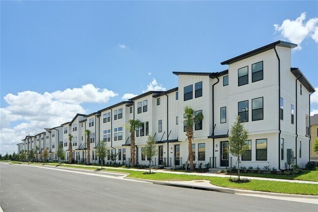 Foto del edificio - 15219 Hamlin Pk Dr