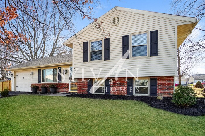 Primary Photo - Fall in love with this 4 BR, 2 BA home