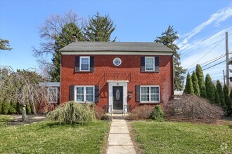 Building Photo - 3105 Hoffman St