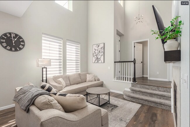 Building Photo - 6703 S Winnipeg Cir