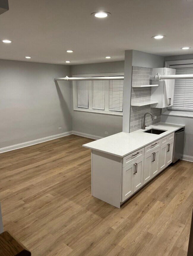 Foto del edificio - 1307 W Roscoe St