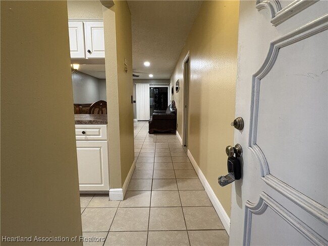 Foto del edificio - 4918 Granada Blvd