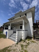 Building Photo - 1117 N B St.