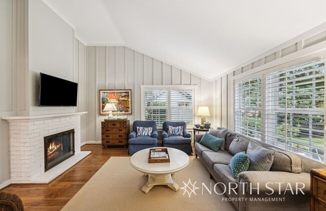 Building Photo - Charming 4-Bedroom Cottage in the Heart of...