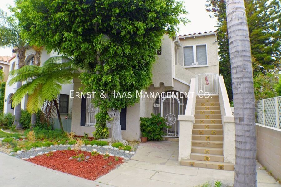 Foto principal - Beautiful Upper-Level Duplex Home Located ...