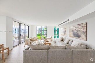 Building Photo - 1121 Crandon Blvd