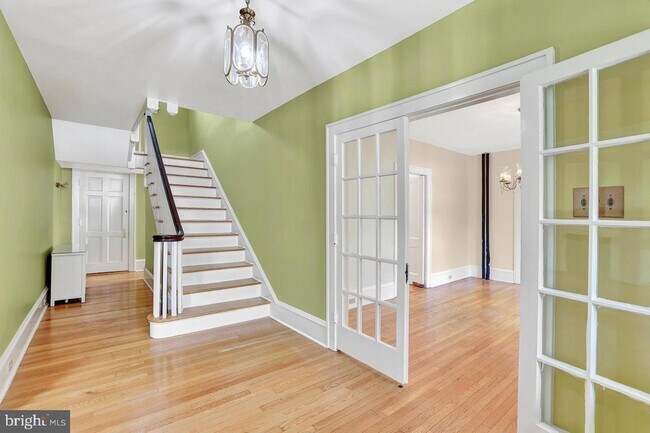 Foto del edificio - 121 Kensington Ave