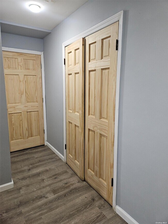 Building Photo - 1168 E 72nd St