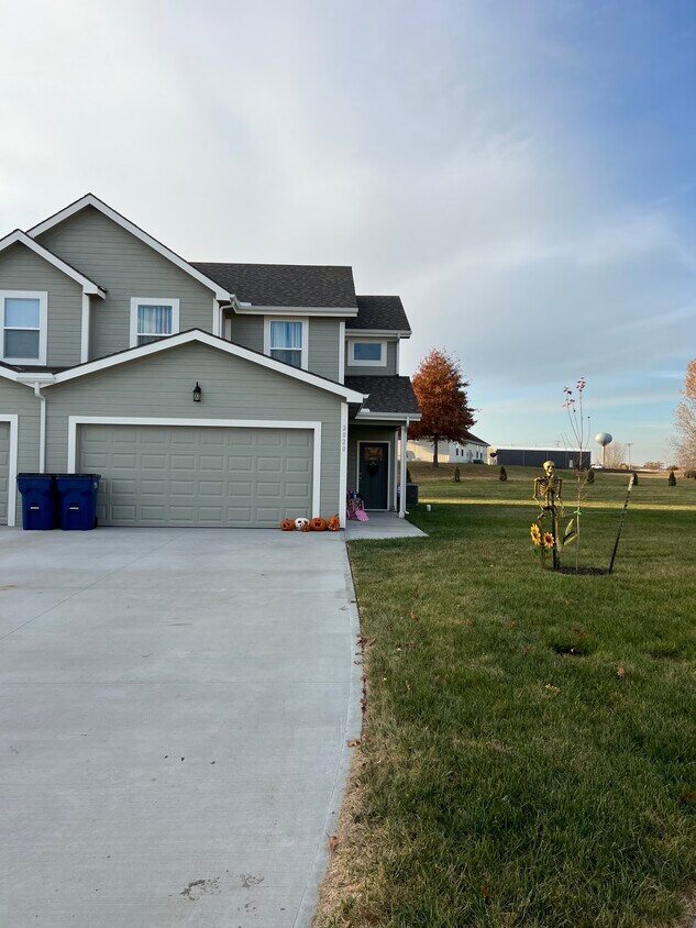 Vista de frente - 2035 Country View Ct
