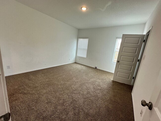 Building Photo - 3 Bedroom Single Family Home in San Antonio